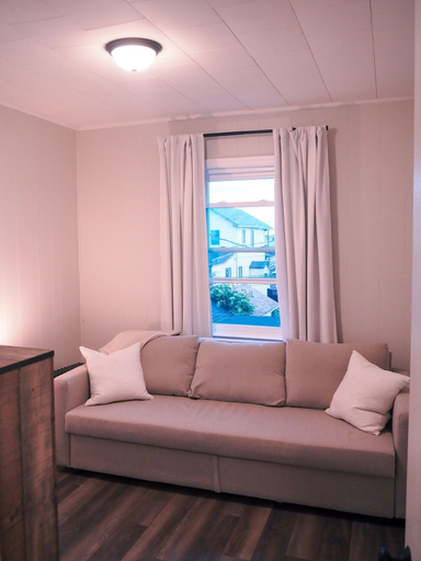 Room 4, Apartment w Private Balcony Close to Beach, Nassau