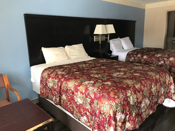 Bedroom 5, Deluxe Inn Kilgore, Gregg