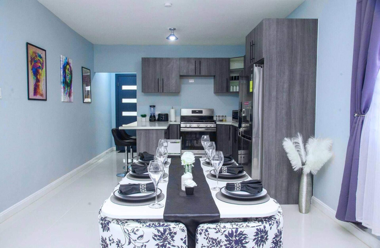 Dining, Montana Villa-ochorios-sleeps6-aircon-pool-tv-wifi