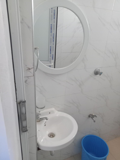 Bathroom 5, HMY Apartment, Nyali