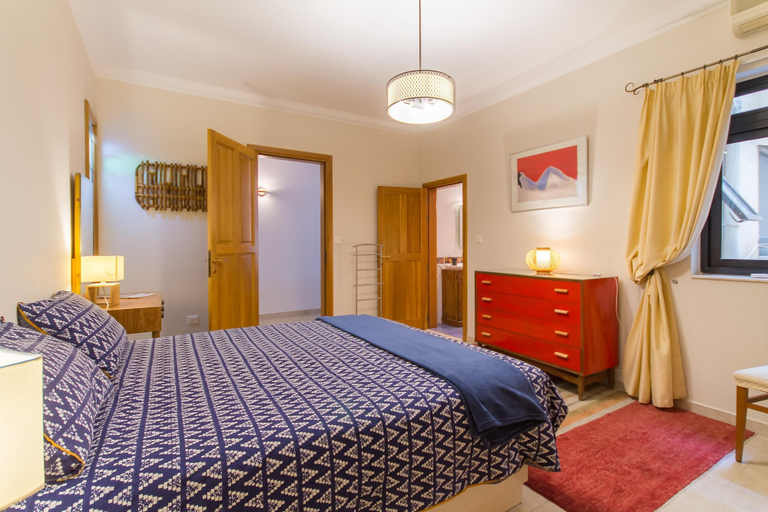 Room 5, Magnificent Sunny Seafront Apart Sliema