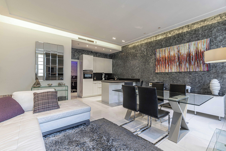 Living area 2, Large Renovated Studio - rue Hoche - Cannes Center, Alpes-Maritimes