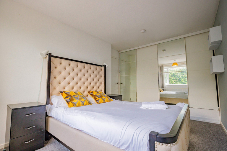 Room 3, Host Stay Manfield Avenue, Warwickshire