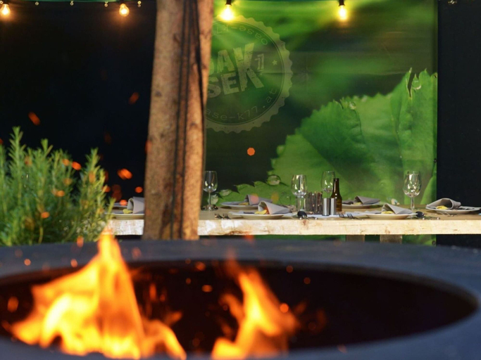 Food & Drinks, Nice Apartment in Klosterle am Arlberg With Garden, Bludenz