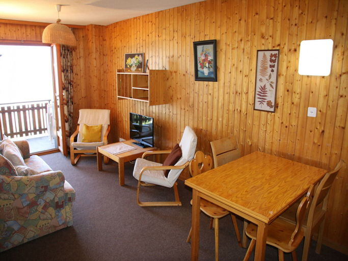 Living room 3, Apartment With Quiet Atmosphere, Sion
