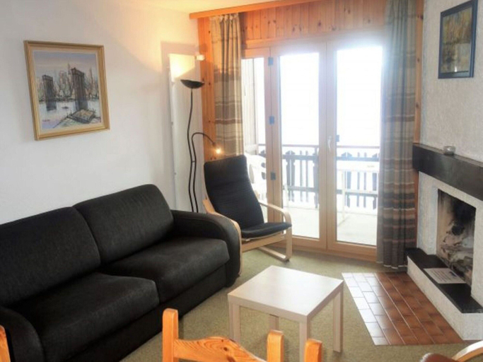 Living area 5, Apartment With Outdoor Dinning, Sion