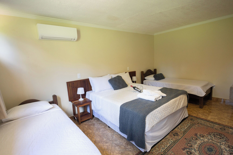 Bedroom 3, Pousada Costa Rielli, Águas de Lindóia