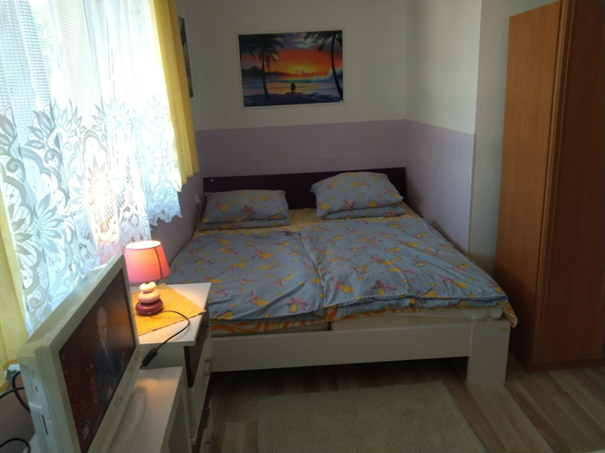 Room 3, Holiday Home in Dziwnowek Near Clean Beach, Kamień