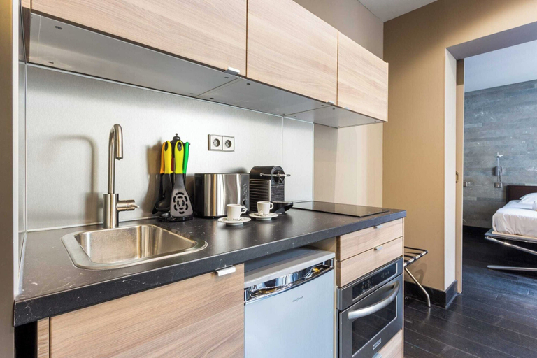 Private kitchen, Chic Apartment - 1br/2p- Passy/tour Eiffel, Paris
