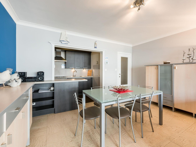 Private kitchen 3, Apartment Near the Sea With Modern Comfort, West-Vlaanderen
