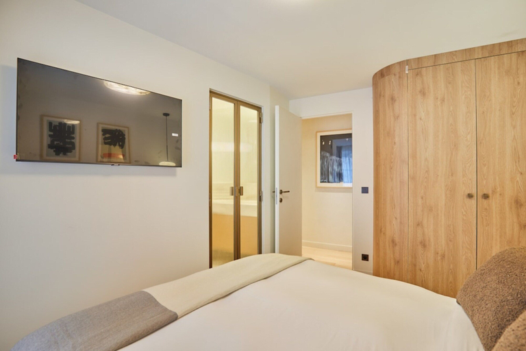 Room 5, Sublime Apartment With AC - Louvre Palais-royal, Paris