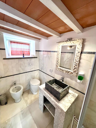 Bathroom 3, Alla Fortezza, La Spezia