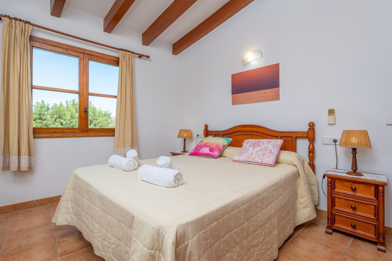 Bedroom 2, Reynes in Mallorca With 3 Bedrooms and 2 Bathrooms, Baleares