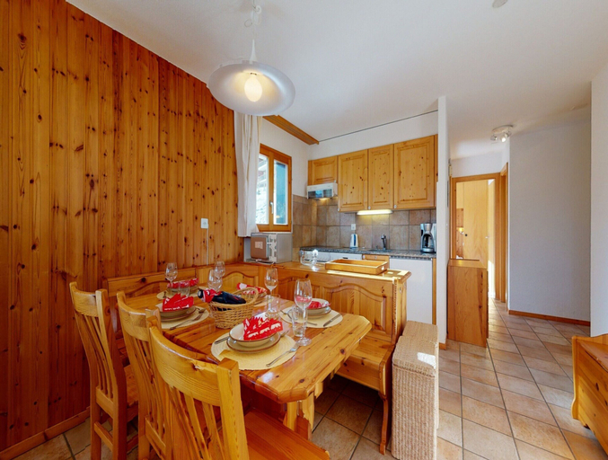 Dining 3, Stunning Apartment With Valley and Mountains, Conthey