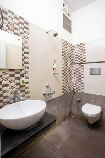 Bathroom, Stayz Inn Kodambakkam, Chennai