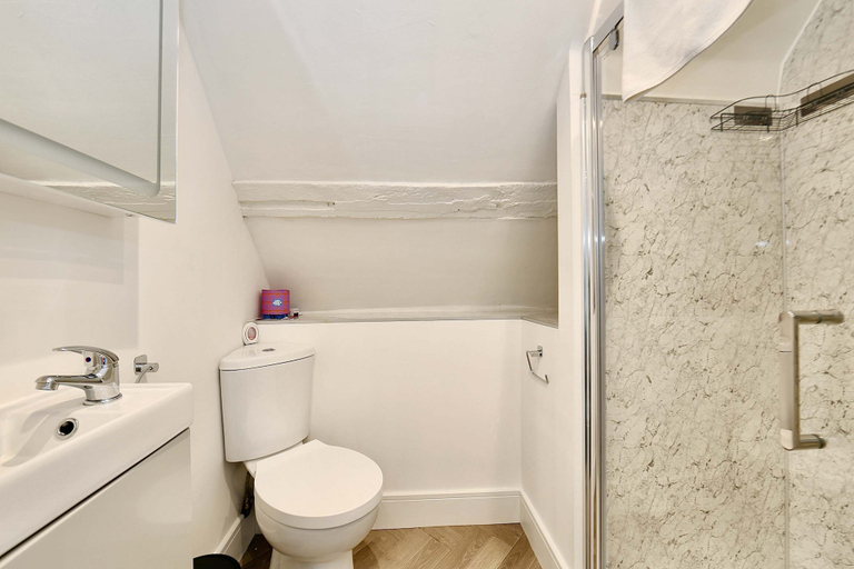 Room 5, Host Stay Broad Street, Worcestershire