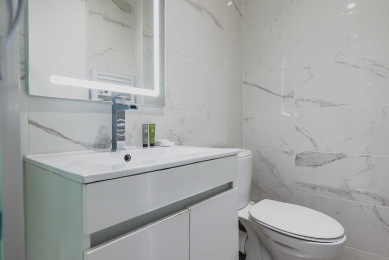 Bathroom 5, Cosy Studio - Belleville, Paris