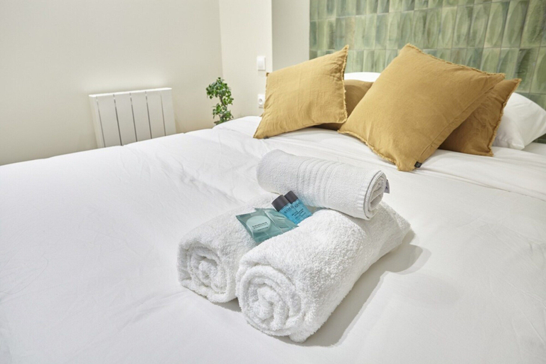 Room 3, Sublime and new Apartment Le Marais/ Beaubourg, Paris