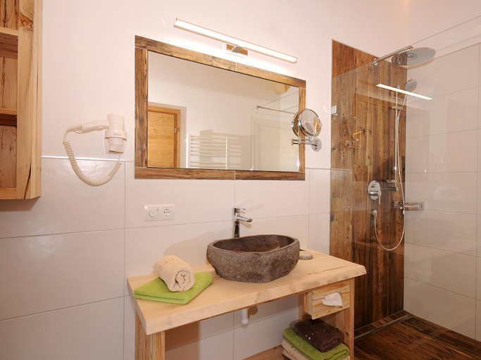 Bathroom 2, Apartment Christian, Schwaz