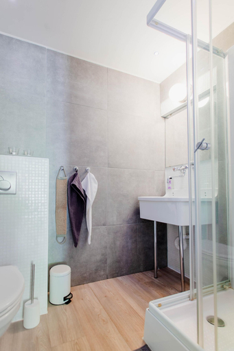 Room 3, Lanaken Retreat Pool Jacuzzi and Sauna, Limburg