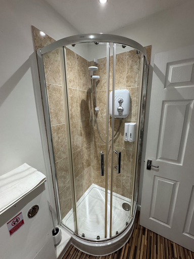 Bathroom 3, The Wheatsheaf Pub West Beckham, Norfolk