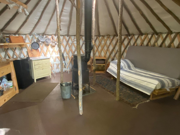 Room 3, Relaxing Nature Retreat Perfect for Large Groups, Orleans