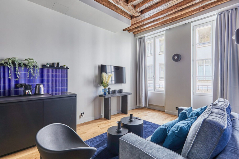 Living area 2, Charming Apartment Center of Paris, Paris