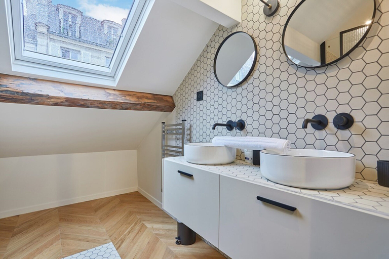 Bathroom 2, Sublime Duplex Center of Paris/17th Arrondissement, Paris