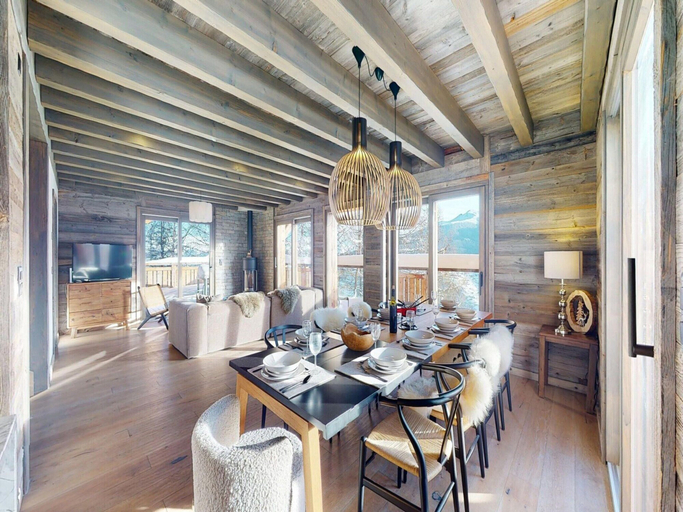 Dining 2, Cosy Chalet in Vex With Balcony, Hérens