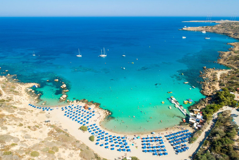 Room 3, Villa Meli With 3 Bedrooms and 3 Bathrooms