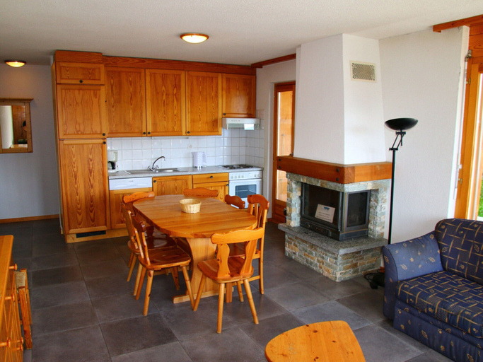 Private kitchen 2, Alluring Apartment in Stunning Valley, Hérens