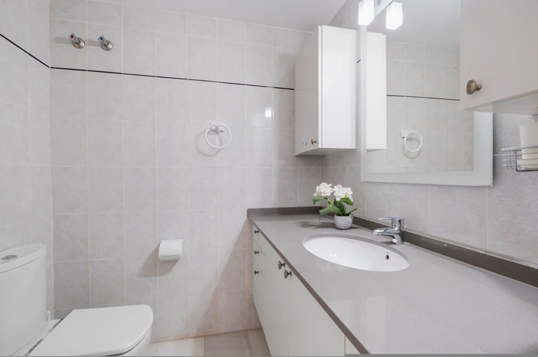 Room 3, Sunny Flat With Pool in Riviera del Sol - Ref 96, Málaga
