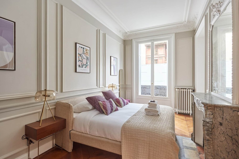 Room 3, Magnificent Apartment Etoile Hoche Saint Honoré, Paris