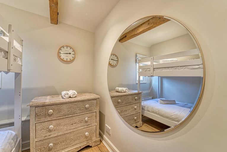 Room 2, Host Stay Gleanings, Worcestershire