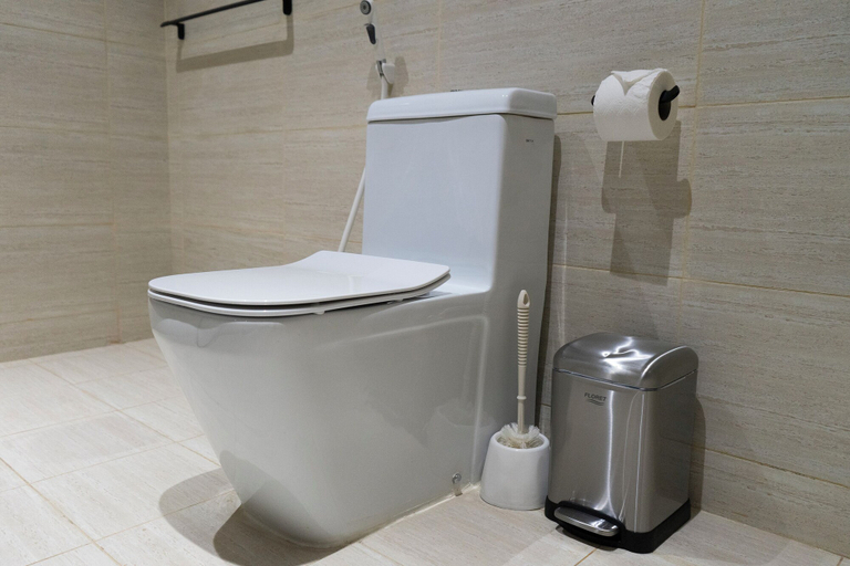 Bathroom 5, Rayyan Al Janadriyah Serviced Apartments, Riyadh