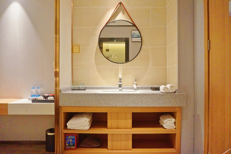 Bathroom 3, Borrman Hotel Zhanjiang Suixi Quanfeng Sqaure, Zhanjiang