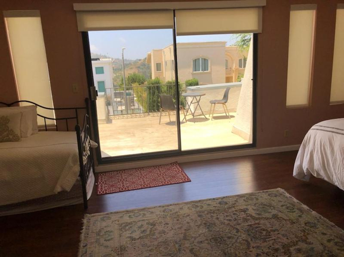 4, Hollywood Hills private room, Los Angeles