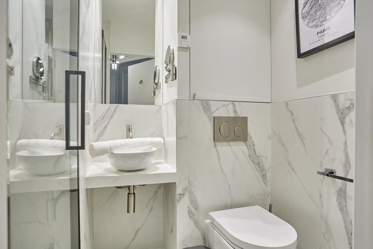 Bathroom 2, Superb new Flat Notre Dame de Paris, Paris