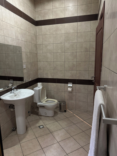 Bathroom 2, Eagles Accra, Accra