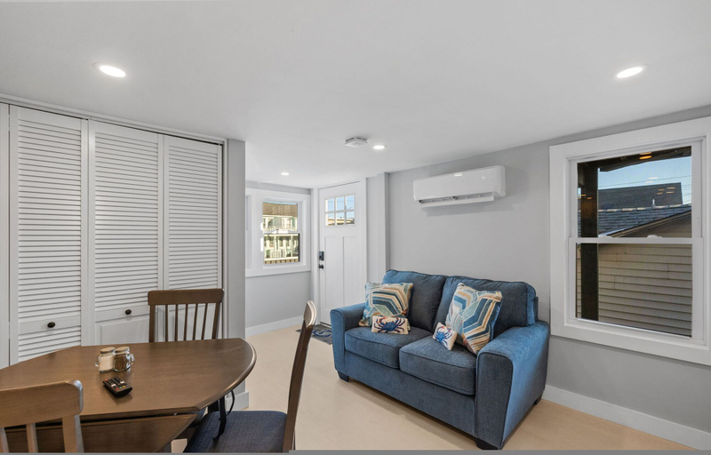 Room 3, Modern Condo Perfect For Winter Rental, Rockingham