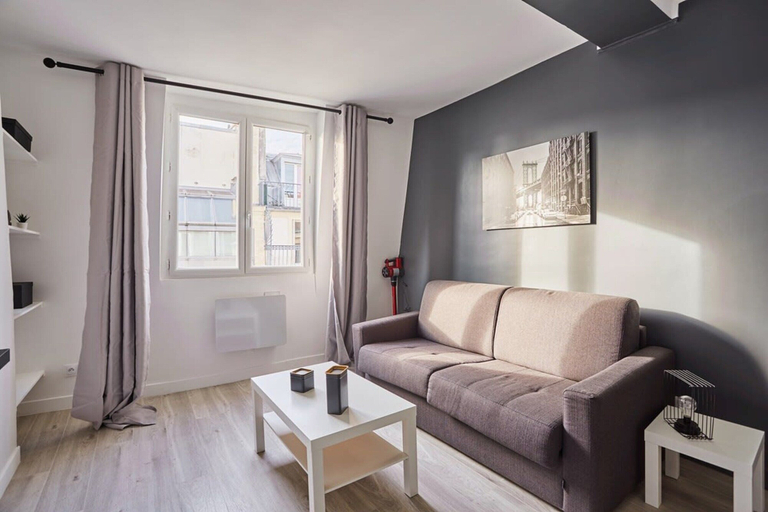 Living area 3, Charmant Studio Beaubourg/le Marais 5, Paris
