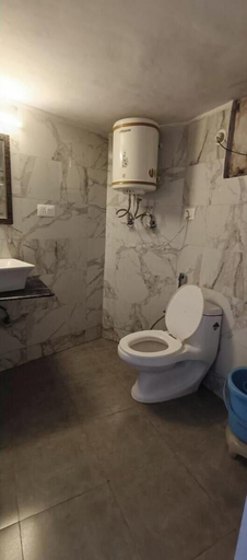 Bathroom 4, Hotel Apsara, Shimla