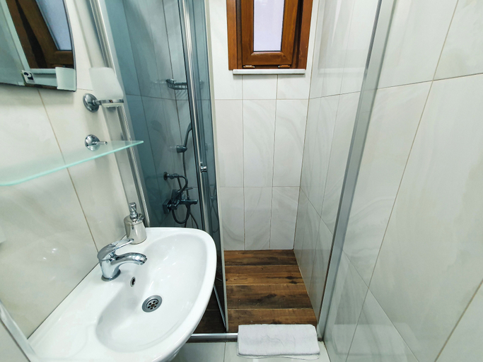 Bathroom, Cihangir Flat, Beyoğlu