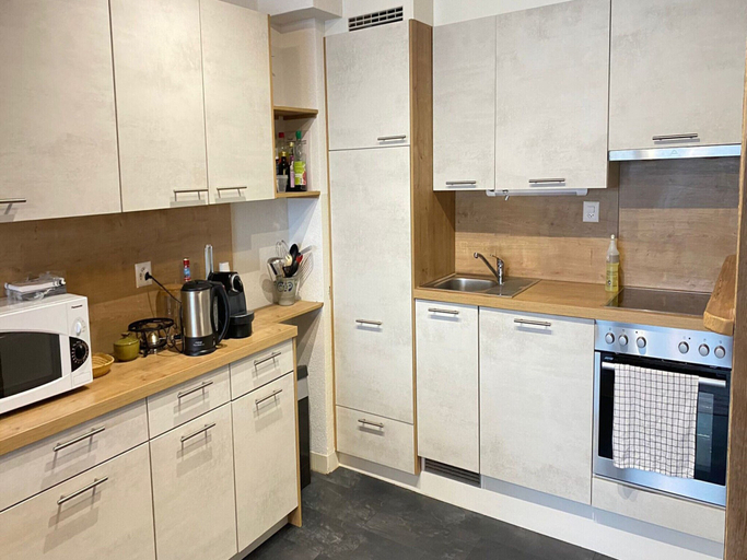 Private kitchen, Ski Lift Apartment With Views, Sion