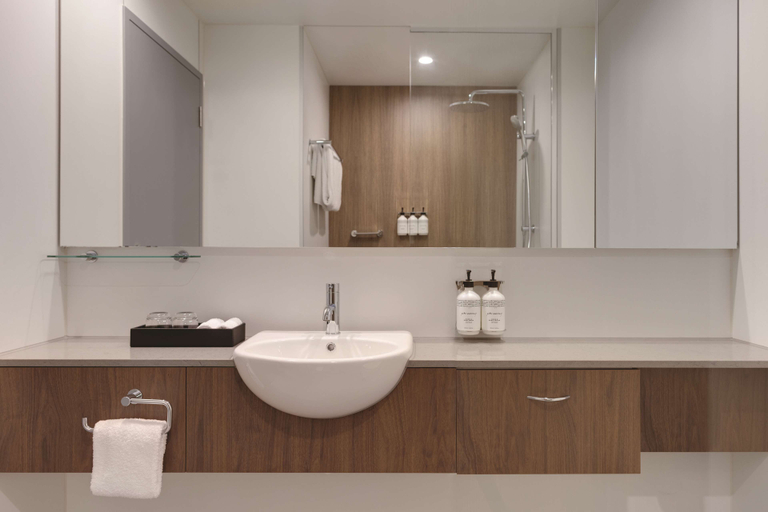 Bathroom 4, Travelodge Hotel Hurstville Sydney, Sydney