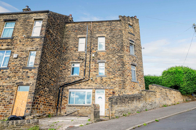 Room 5, Host Stay Park Cliffe House, Bradford
