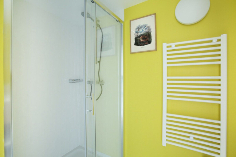 Bathroom 2, Sublime and new Triplex Le Marais/beaubourg, Paris