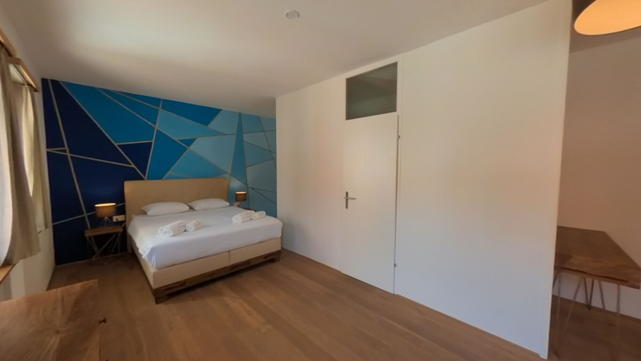 Bedroom 4, 7 Rooms, Locarno