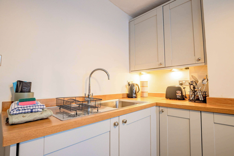 Room 2, Host Stay Oxford Road House, Worcestershire