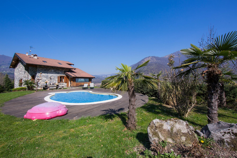 Room 5, Villa Victoria in Macchero, Como